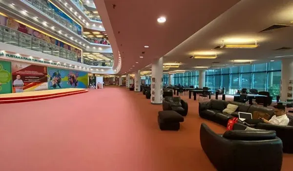 Perpustakaan Raja Tun Uda